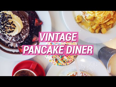 Breakfast in a vintage Pancake Diner on the Gold Coast