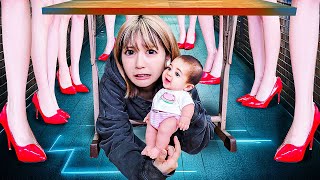 赤ちゃんが誘拐された!?犯人にバレずに子どもを見つけ出せ！メイド VS お母さんの鬼ごっこ対決！