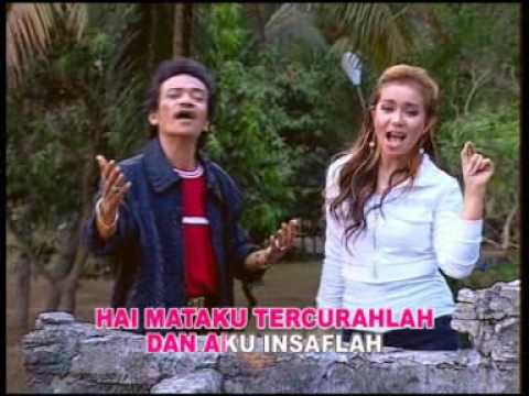di bawah salib yesus