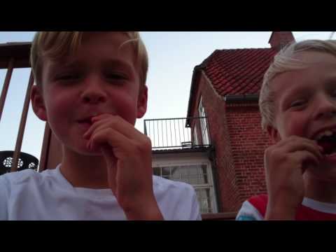 Mig og Victor spiser chili chili chili