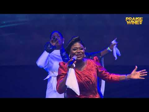 Praisewine 2021 - TINUADE