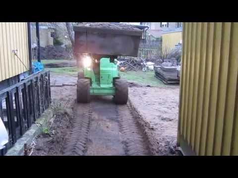 Sand till Konvaljens nya uteplats