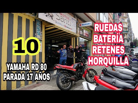 #10 Rescate Yamaha RD Subir moto, Cambiar ruedas, Batería y retenes de horquilla💀 Moto parada años