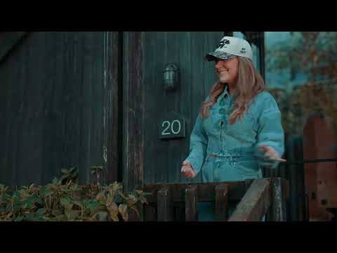 CLODAGH LAWLOR - RAISED ON COUNTRY