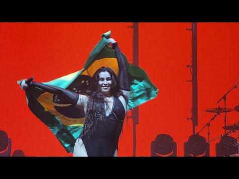 Lauren Jauregui performing “ NO TE ENAMORES” live in Sâo Paulo 2024