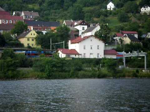 CityElefant a rychlík tlačený Brejlovcem