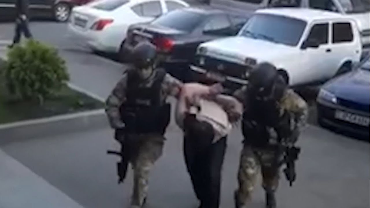 Գողություն են կատարել առևտրի կենտրոններից.  երկու տղամարդ կալանավորվել է