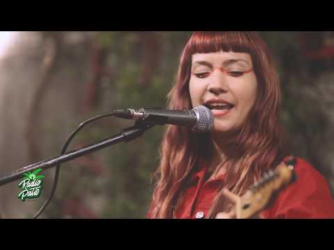 Radio Patio  Sesión 1  Fly Fly Caroline  Mirada Infinita