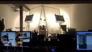 Tommy Emmanuel in the TrueFire Studio - "Golliwog's Cakewalk"