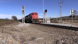 preview picture of video 'Canadian National power leads Ringling Brothers circus train at MP 306.8'