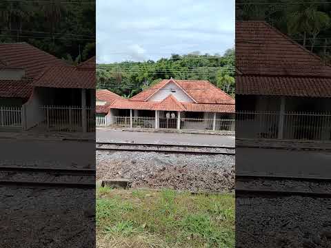 Ferrocarril y carretera: Riberão Vermelho Minas Gerais Brasil #riberãovermelho #minasgerais #brasil