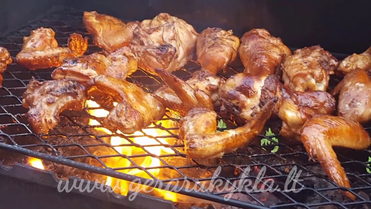 BBQ Grilis su dangčiu ir rankenom  (išardomomis kojomis)