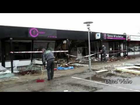 1002 Osted pengeautomat sprængt i luften