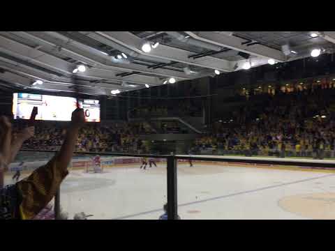 Vienna Capitals vs KAC - Ty Loney penalty shot