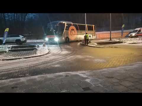 Przyjazd piłkarzy Zagłębie Lubin pod stadion Arki Gdynia mecz pucharu Polski 1/8 finału.