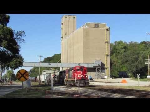 Canadian National L564 at Hilliards, IL w/WC 3018 - Sept. 18, 2016