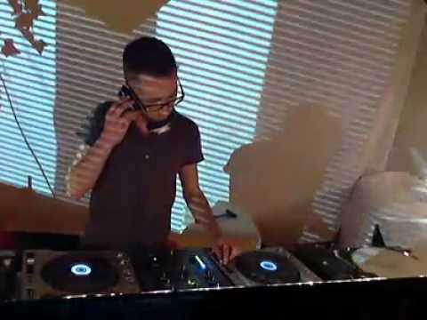 Dry but Funky @ RTS.FM 31.03.2012 - Visuals by Thief