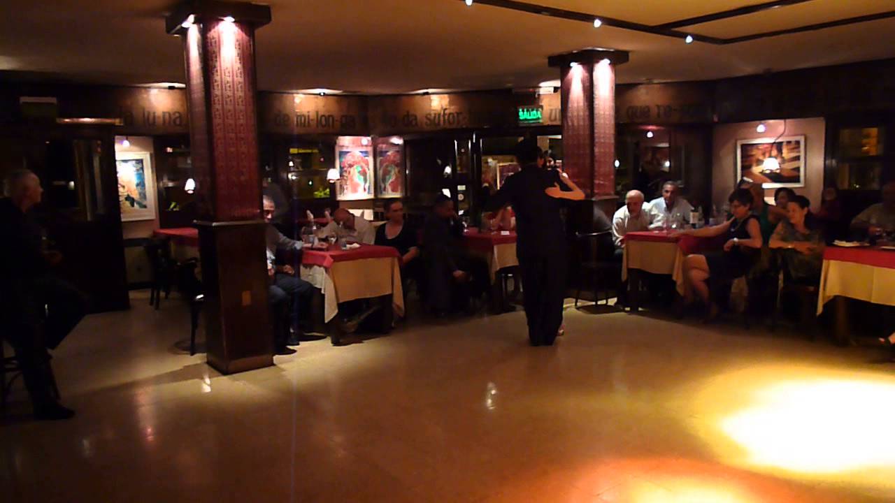 Julieta Qüesta y Rauli Choque bailan "Todos te quieren" (Milonga) en Corazoneando. Octubre 2013