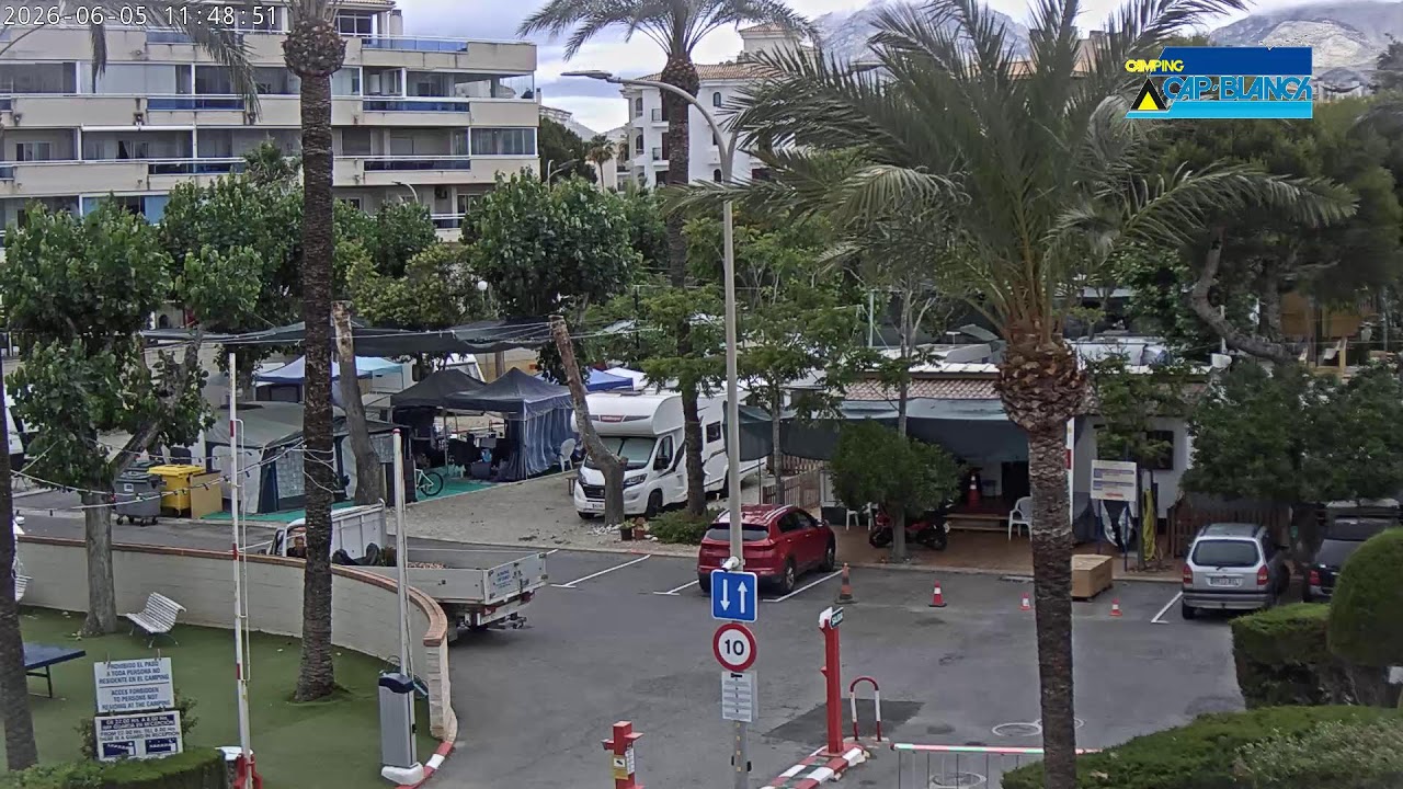 Live webcam view of Entrada del Camping Cap-Blanch