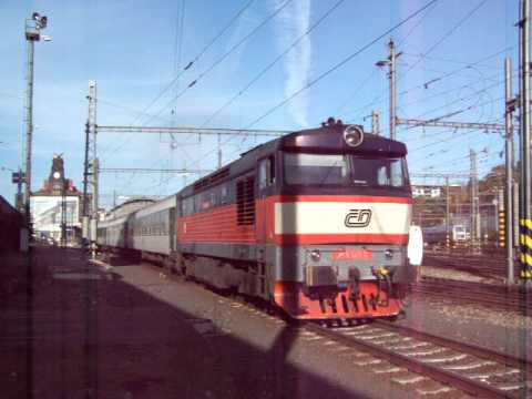 749 121 na čele R 1252 - rozjezd - Praha Hl.N. - 17.10.2010.