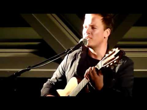 Presque Oui - Une croix sur toi (de Bastien Lucas)