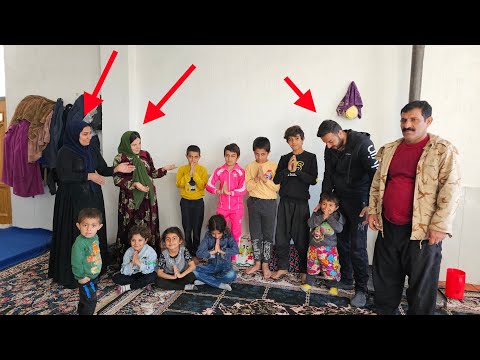 Regalos de donantes para Kobra; ropa que pasó a ser parte de los niños del pueblo