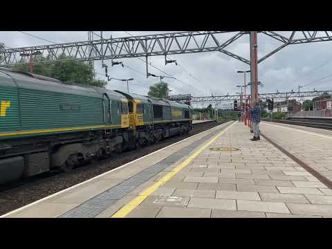 FL 66547 & 66501 working light through Stafford bound for Crewe Basford Hall depot (01/08/2021)