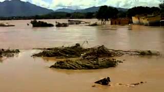 preview picture of video 'Asi se encuentra el puente Miguel Aleman entre Coyuca y Altamirano despues de la inundacion'