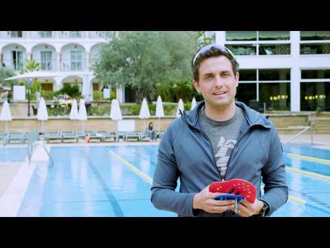 Schwimmtraining mit Paddles: Sinnvoll oder nicht?