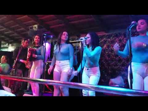 La Selección  Típica Femenina -El Chiqui Chiqui