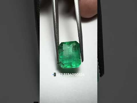 Esmeralda exótica efecto alas de mariposa Muzo