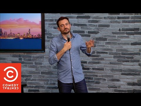 Stand Up Comedy: Scherzare su Tutto - Giuseppe Sapienza - Comedy Central
