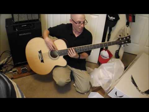Распаковка и демонстрация электроакустической бас-гитары Dean EABC 5 Satin Natural