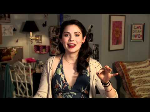 Grace Phipps from * Nine Lives of Chloe King *  talks about favorite book when she was 16!!