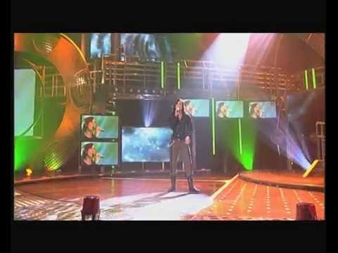 Marieke singing "Ease on down the road" by Diana Ross - Liveshow 2 - Idols season 1
