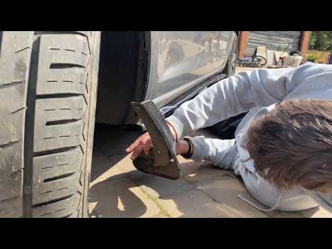 Fitting MAXTON DESIGN Side Skirts to my MK7 Golf Ep.13