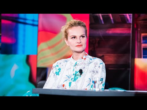 1. Iva Pazderková (10. 5. 2022, Malostranská beseda) - 7 pádů HD