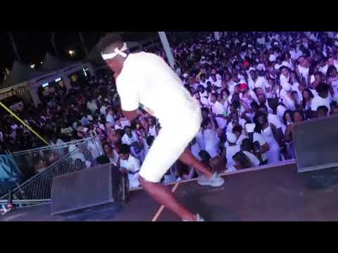 Hutchy & Sizz @ Tipsy All White Beach Party