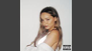 Download lagu Calm Down mp3