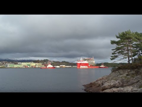 Peregrino 2 Living Quarter sail away