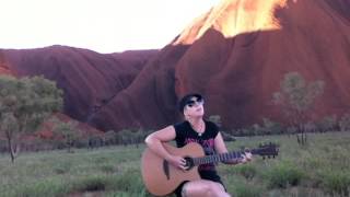 Raining on the Rock - John Williamson Cover at Uluru :)