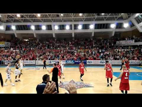 Ultimele secunde ale meciului doi dintre CSM CSU Oradea şi U BT Cluj Napoca