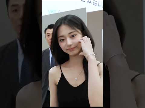 Tzuyu heading to Indonesia for M&G with Pond's Indonesia  