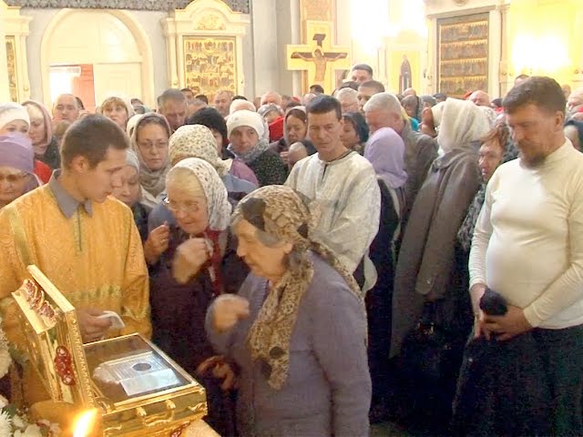 Ковчег с мощами святого в ангарском храме