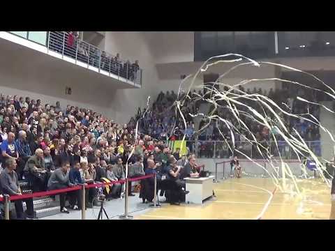 Serpentyny na meczu Stal Nysa - Trefl Gdańsk