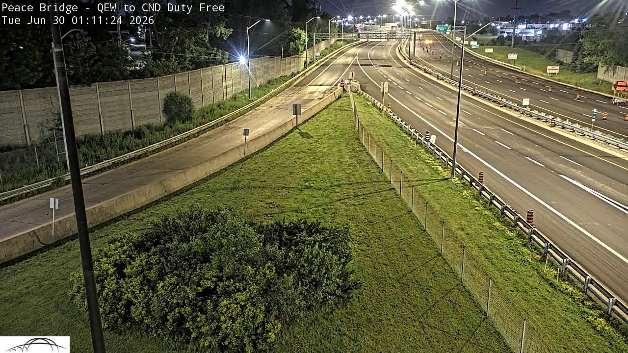 Live webcam view of QEW to Duty Free Border Crossing