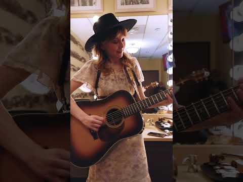 A little Octopus’s Garden by @ringostarr in the @Opry dressing room 🐙☮️❤️