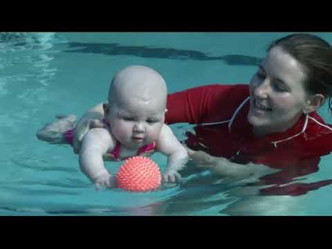 Baby Swim | First Swimming Lesson | Evie 4 months