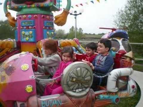 download lagu mp3 mp4 Movie Fun Day, download lagu Movie Fun Day gratis, unduh video klip Movie Fun Day