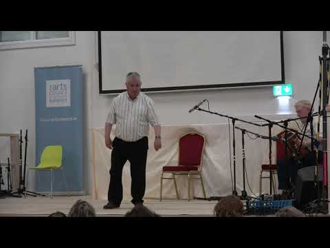 Old style step with Aidan Vaughan and Bobby Gardiner at Willie Clancy Summer School 2019. (4 K)
